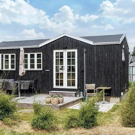 Vakantiehuis Lolland Hideaway Near Coastal Fishing Dannemare